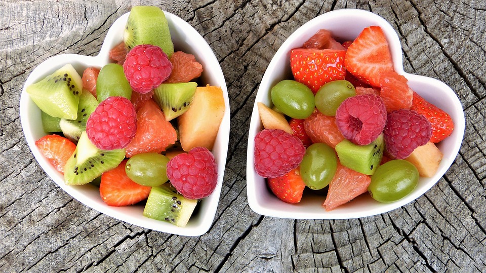 5 פירות על שתוכלו להזמין מחברת קייטרינג לאירוח בקיץ